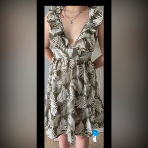 Super cute green leaf dress